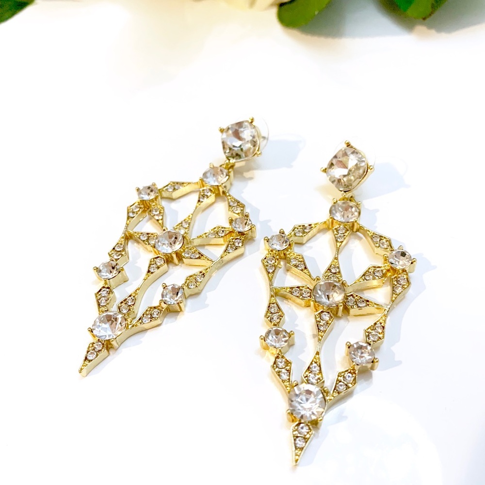 Gorgeous large crystal gold tone earrings $78